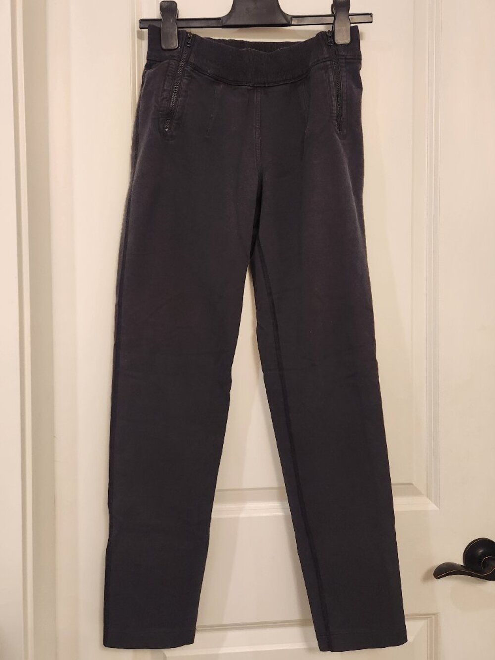 lululemon black jogger pants